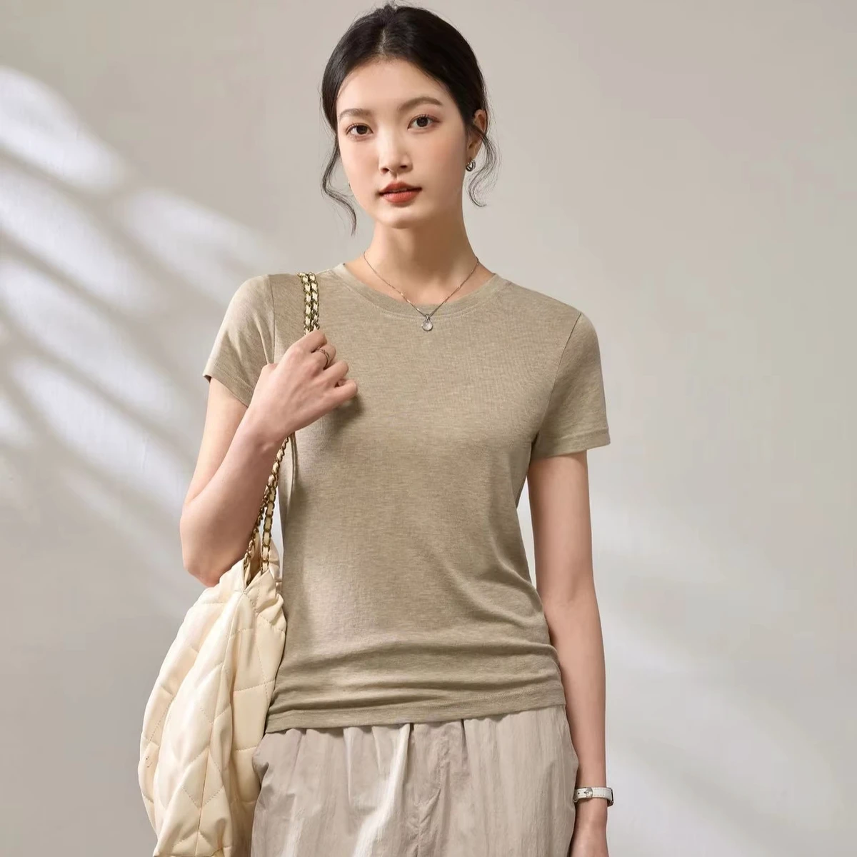 Women's Lyocell T-Shirt Slimming Round Neck Lightweight Office Wear Spring Summer