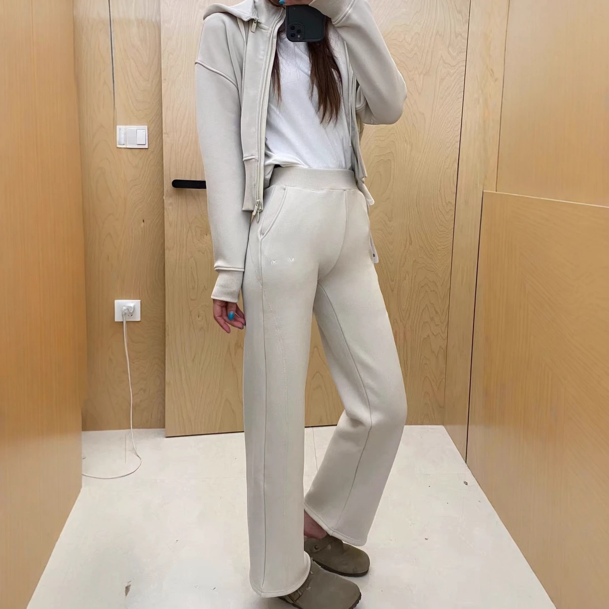 Autumn 25th 100% Cotton Yoga Sports Leisure Pants Casual Style Flat Front Mid Elastic Heavyweight 'Spot OLA' Letter Label