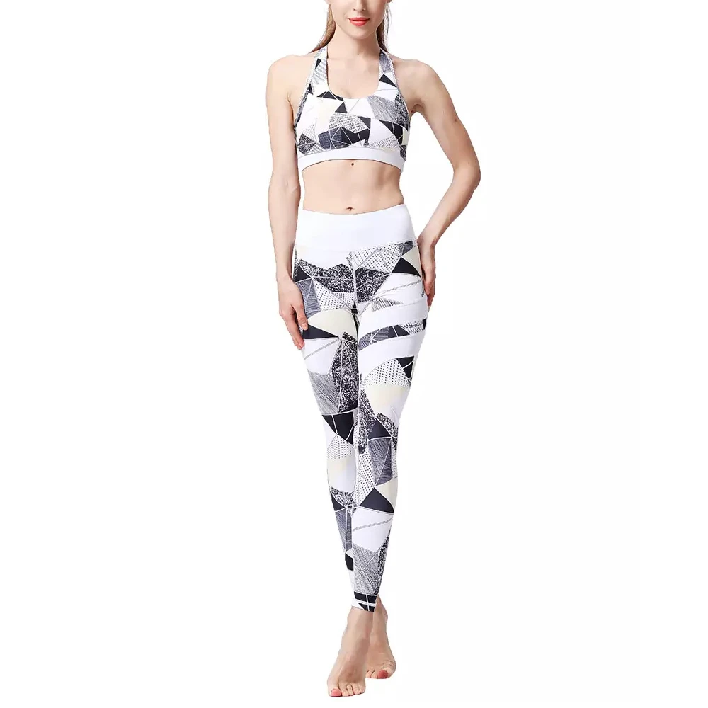 Beautiful Customized Lightweight Indoor Exercise Yoga Clothing Set Solid Pattern Sports Bra Breathable Legging Comfortable Yoga