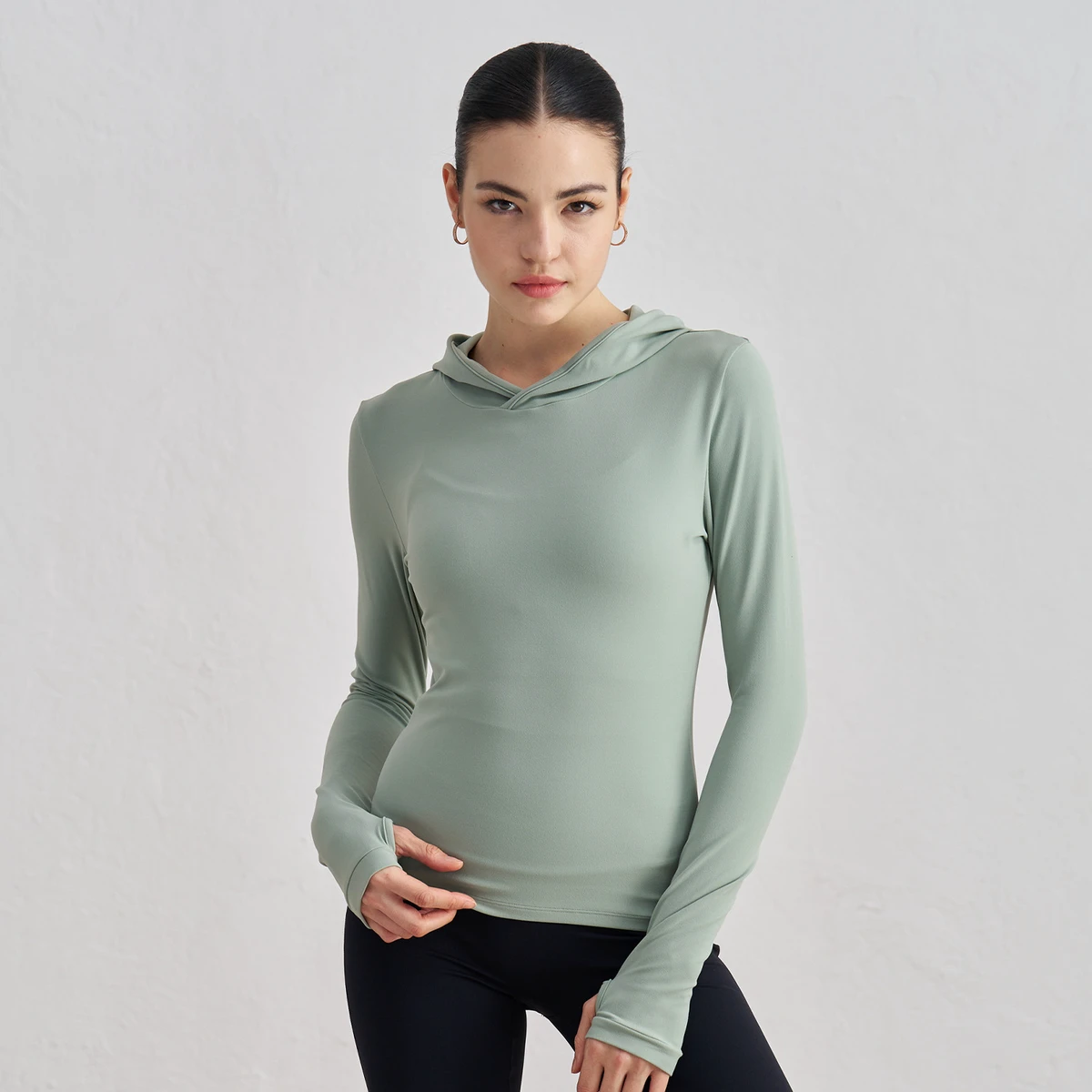 Compression Active Stretch Breathable Lightweight Women'S Sports Long Sleeve with Hooded and Thumb Hole Yoga Top Front Logo