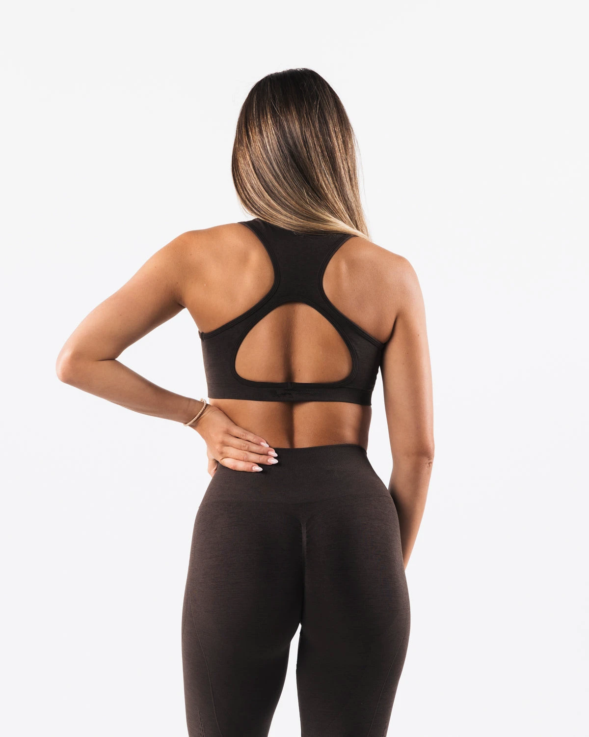 Hot Sale Custom Logo Sexy Seamless New Arrivals Women High Support Yoga Gym Sports Bra Soft Beautiful Back Breathable Yoga Top