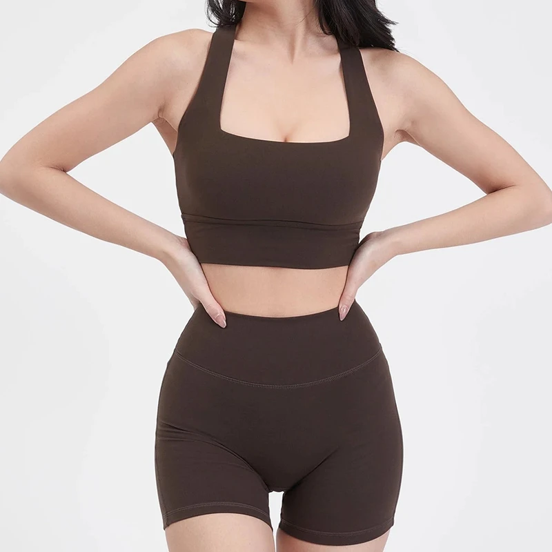 Wholesale OEM Running Workout Sports Bra Square Neck Cross Strappy Back Removable Bust Pads Plus Size Crop Top Fitness Yoga Bra