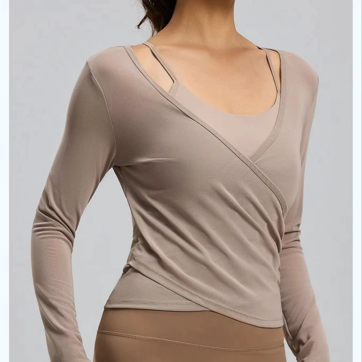 Fashionable and Luxurious Women's Yoga Clothes, Sexy Mesh Transparent Slim Fit Long Sleeved Yoga Top