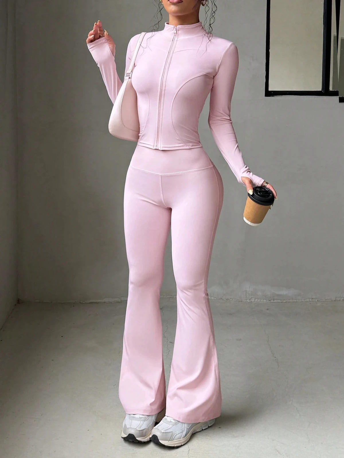 Custom Yoga Wear Suitable for Fitness Running Outdoor Leisure Quick Dry Backless Contrast Colors