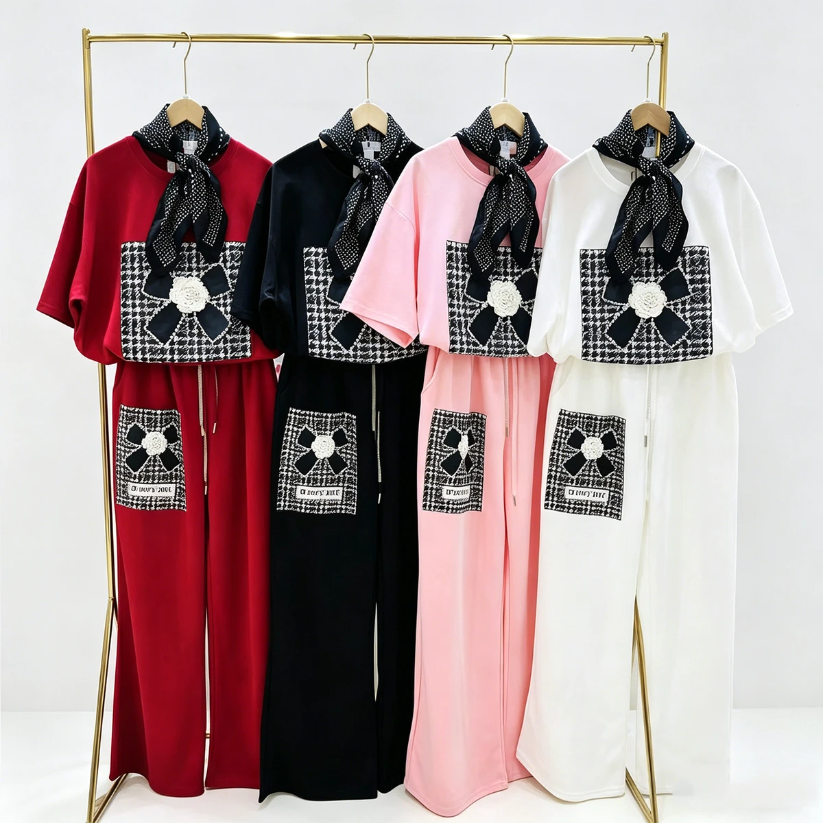Zitong Fashion Houndstooth Camellia Graphic 2 Piece Tracksuit Women Short Sleeve Tee & Pants Set With Neck Scarf