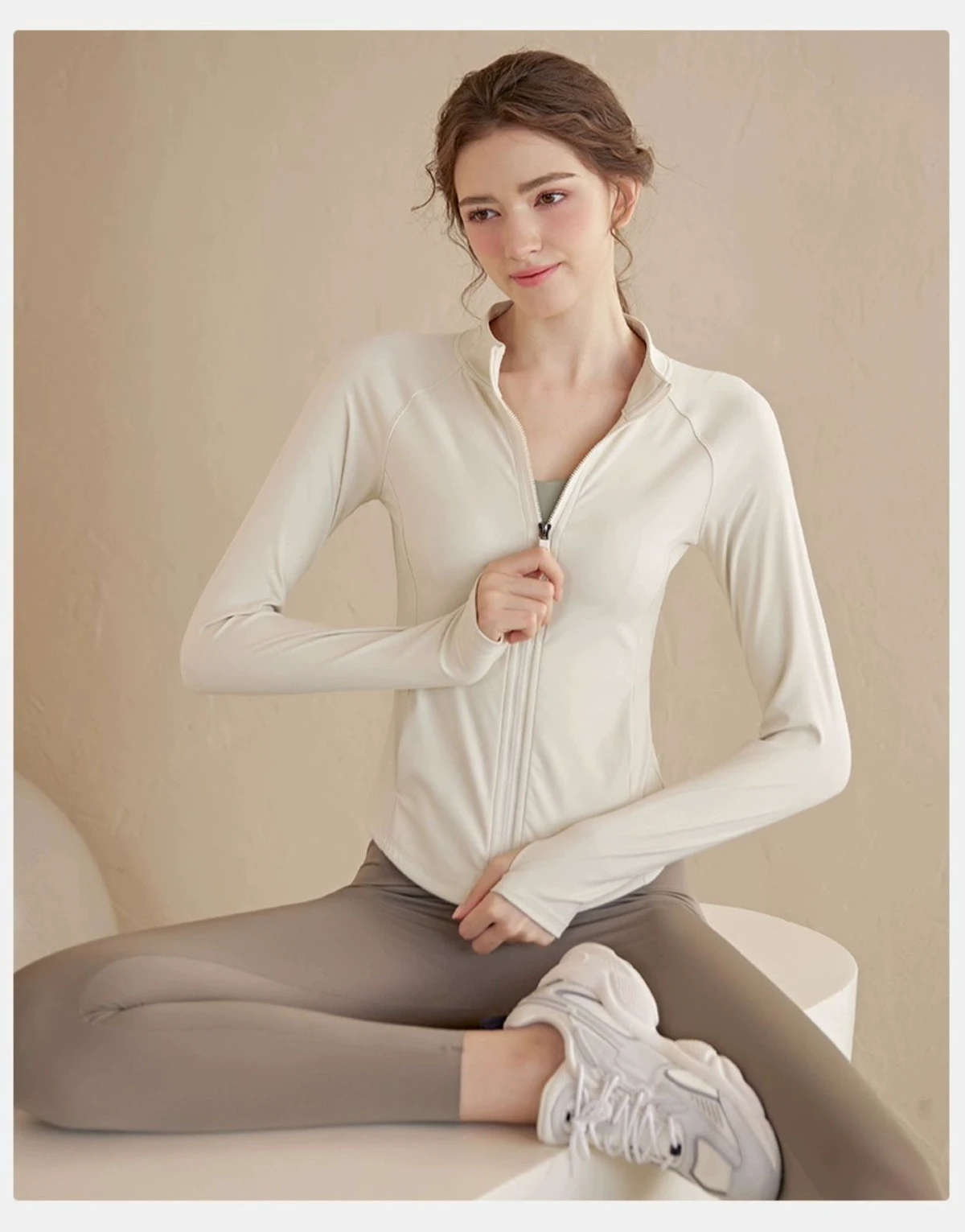 Women's Long-Sleeve Yoga Jacket with Double Zippers & Stand Collar - Slim-Fit, Figure-Flattering Sports Top for Running, Cycling