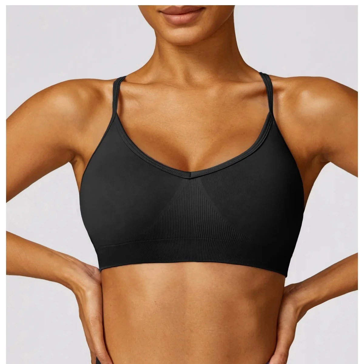 High Quality Seamless Yoga Top Women Custom Fitness Sports Bra Spaghetti Straps Cross Back Solid Front Medium Support