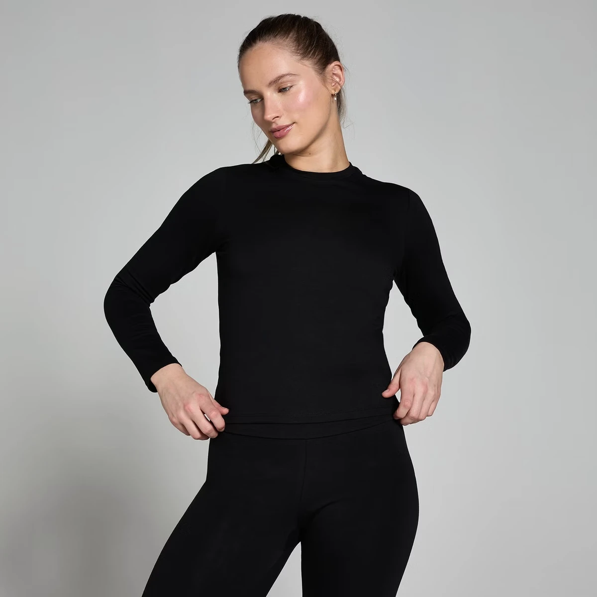 Black Women's Long Sleeve Slim Fit Gym Top Custom Logo Quick Dry Fitness Training Activewear Tee Wholesale Workout T-shirt