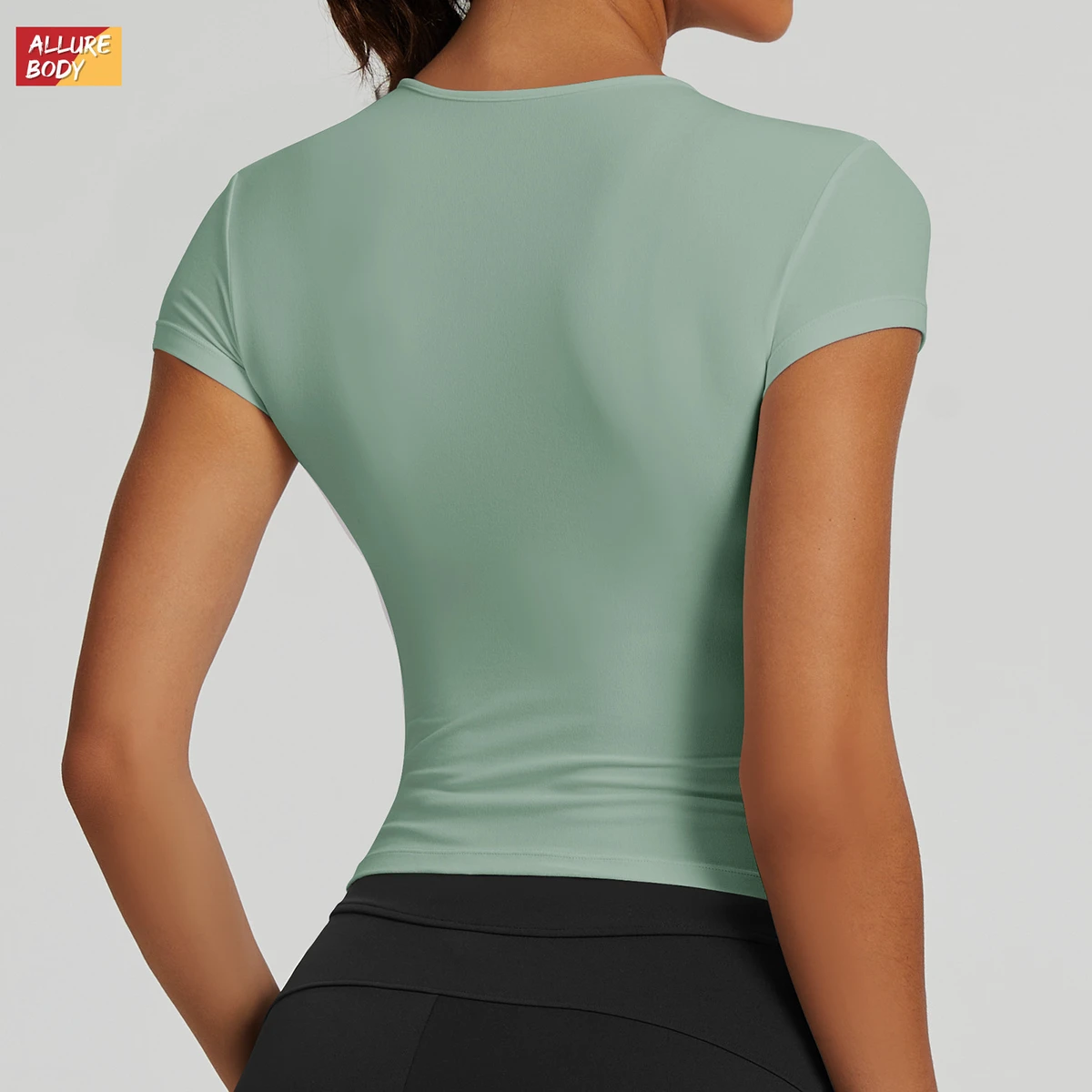 Women's Spandex/Nylon Quick-drying Yoga Fitness T-shirt Tight-fit Short-sleeved