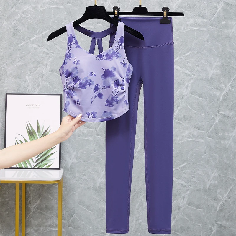 Women's Yoga Outfit New Solid Breathable Wrinkle-Resistant Spandex/Nylon Short-Sleeve Sports Fitness Pilates Training Top Set
