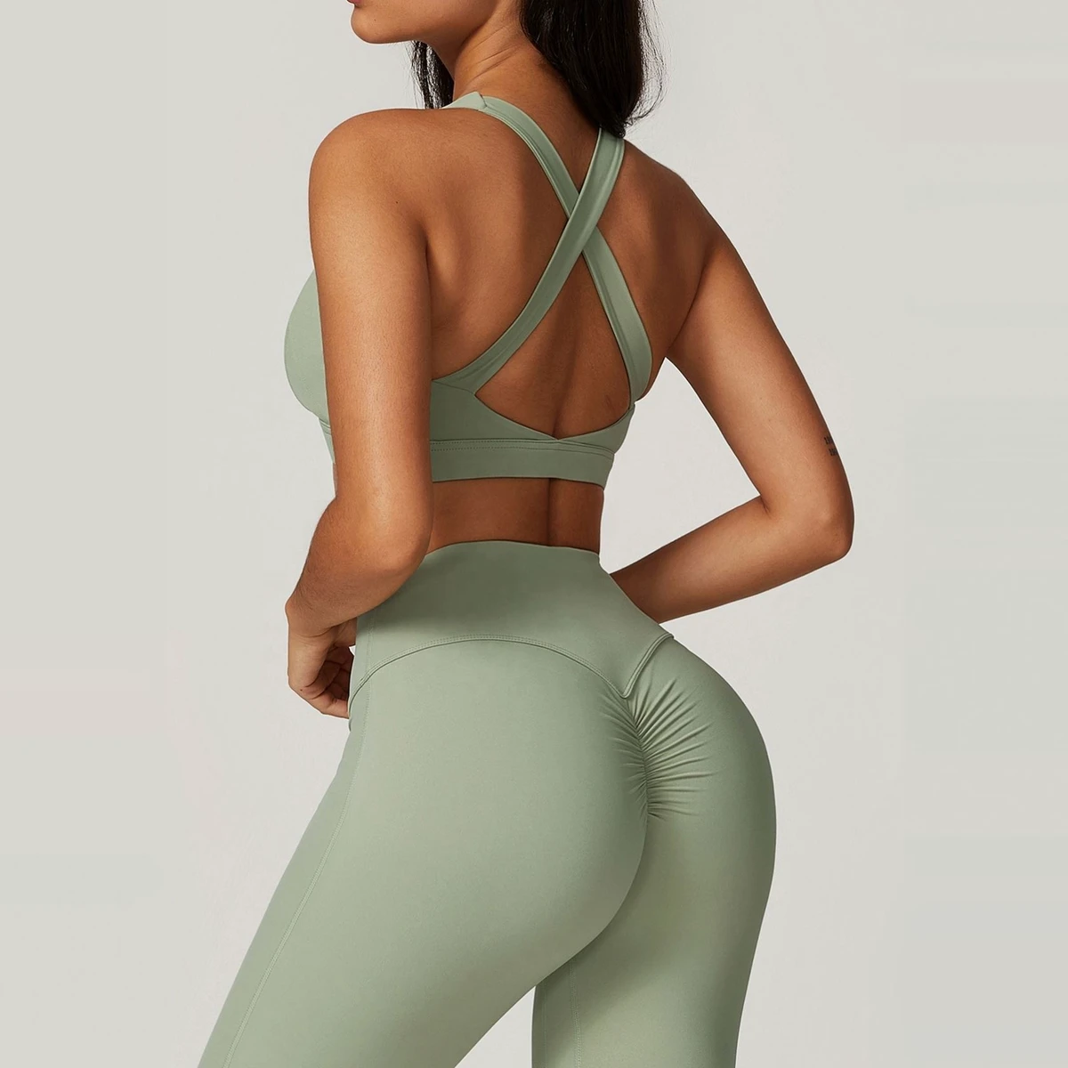Seamless Yoga Crop Top for Women Lightweight and Stretchy Fabric Perfect for Fitness Training