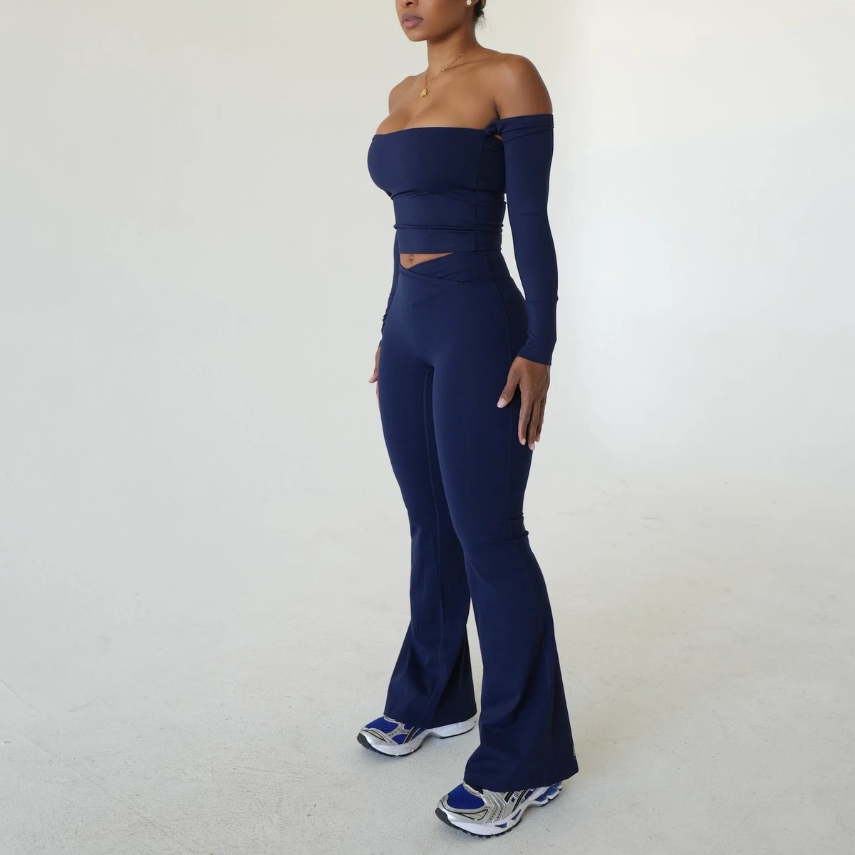2024 Butter Soft Lightweight Breathable Women's Fitness Sportswear 2 Piece Strapless Yoga Set Long Sleeve Top Recycled Gym Gym