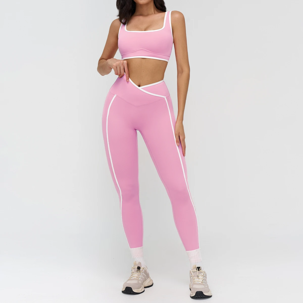 New Wholesale Color Block Sports Yoga Suit High Strength Shockproof Breathable Fitness Yoga Sports Set Crop Top and Pants
