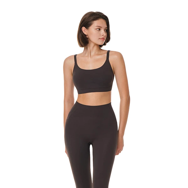 FH Medium Length Lightweight Workout Bra With Removable Pad Solid Color High Support Quick Dry Moisture Wicking Gym Active Wear