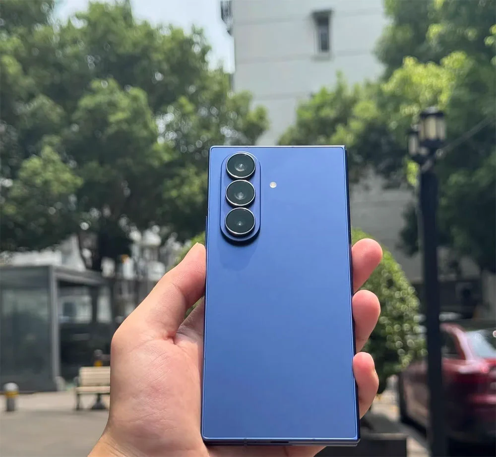 Auracore Zfold Phone Original 5G Smartphone for Z Fold 2 3 4 5 6 7 AI Cell Phone Unlocked Android Smartphone AI Photo Edits