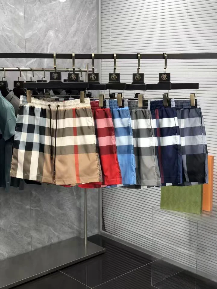 2026 wholesale fashionable casual waterproof beach shorts sporty vacation-ready Bur berry checkered shorts for men