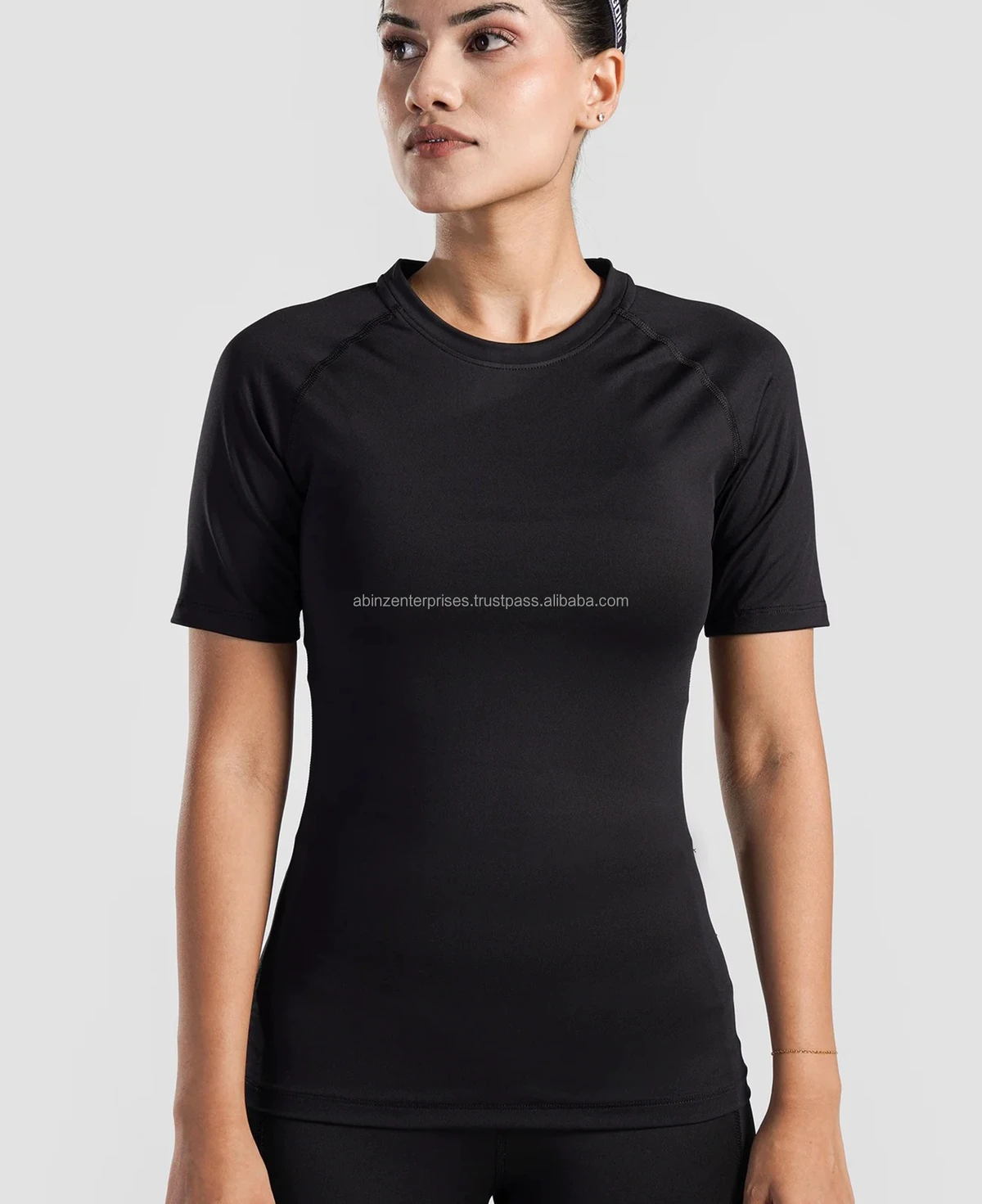 Customized Women's Premium Quality O Neck Compression Fitness Shirt Quick Dry Breathable Spandex Polyester Gym-Wear Skinny Fit