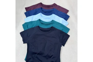 Custom Women's Seamless Slim-Fit Yoga T-shirts Lightweight Breathable Running Short Sleeve Solid Color Quick Dry Training Tee