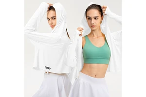 Women's Lightweight Long-Sleeve Yoga Hoodie Breathable Hooded Sport Top with Side Slits for Fitness Yoga Activities for Adults