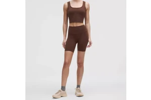 New Arrival Custom Stylish Women's Quick-Dry Breathable Moisture Wicking Training Tops for Gym Running Yoga Slim Fit