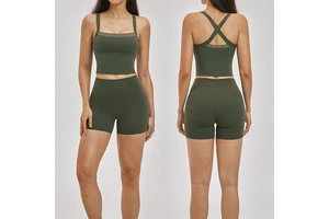 New Arrival Sports Workout Yoga Two Pieces Set High Waist Breathable Yoga Bras and High Waist Shorts for Woman