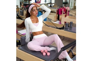 Customized Yoga Sets Fitness Women Long Sleeve Cross Wrapcrop Top pink Active Wear Yoga Set Winter 2026