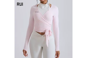 RUIQUWIN OEM Wholesale Tight Seamless Long Sleeve Yoga Quick Dry Breathable Front Logo Top Sustainable Fitness Wear Women