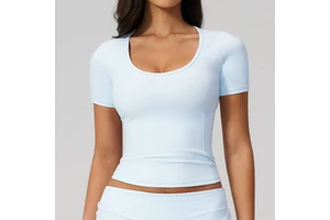 Brushed Soft Scoop Neck Workout T-Shirt, Fitted Structured Short Sleeve Yoga Top with Extended Hem for Women