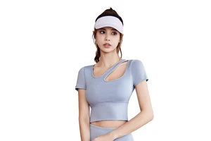Women's Breathable Yoga Casual Stretch Slimming Fitness Wear Workout Top with Chest Pad Short Sleeve for Adults