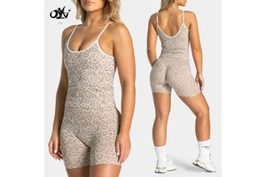 Quick-drying Beautiful Back Sports Vest Soft High Elastic Seamless Yoga Shorts Fashionable Leopard Print Design Women Yoga Set
