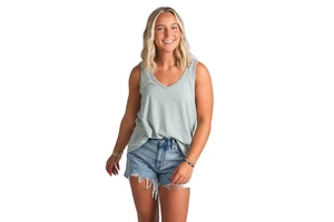 Women Basic Sleeveless Tank Top Loose Fit Breathable Lightweight Casual Summer Shirt for Everyday Wear OEM Supplier