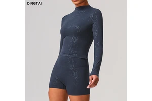 Dingtai Women's Silver Foil Print T-Shirt Long Sleeve Yoga Top High Stretch Slimming Moisture Wicking Fitness Short Shorts