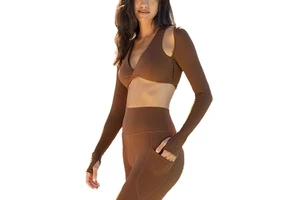 High-end Women's Lightweight Solid Seamless Spring Autumn Long-sleeved Yoga Top for Sweat-Wicking Tight-fitting Outdoor Fitness