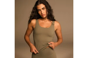 Athletic Tank Tops for Women Sleeveless Scoop Neck Workout Tops Breathable Slim Fit Yoga Gym Activewear Shirt