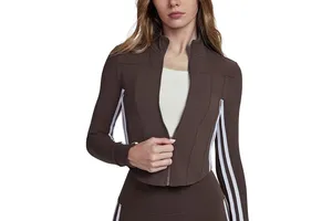 Cinder Sport Sweden: Longline Sports Bra Built on Polyester/Spandex French Terry