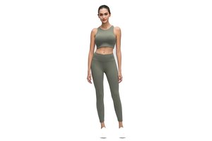 Best Price Low MOQ Solid Color Women's Yoga Set with Custom Front Logo High Waist Shorts Lightweight Training Wear